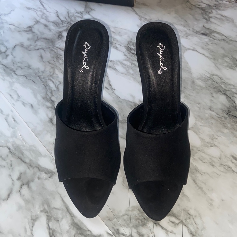 Black suede mule heel